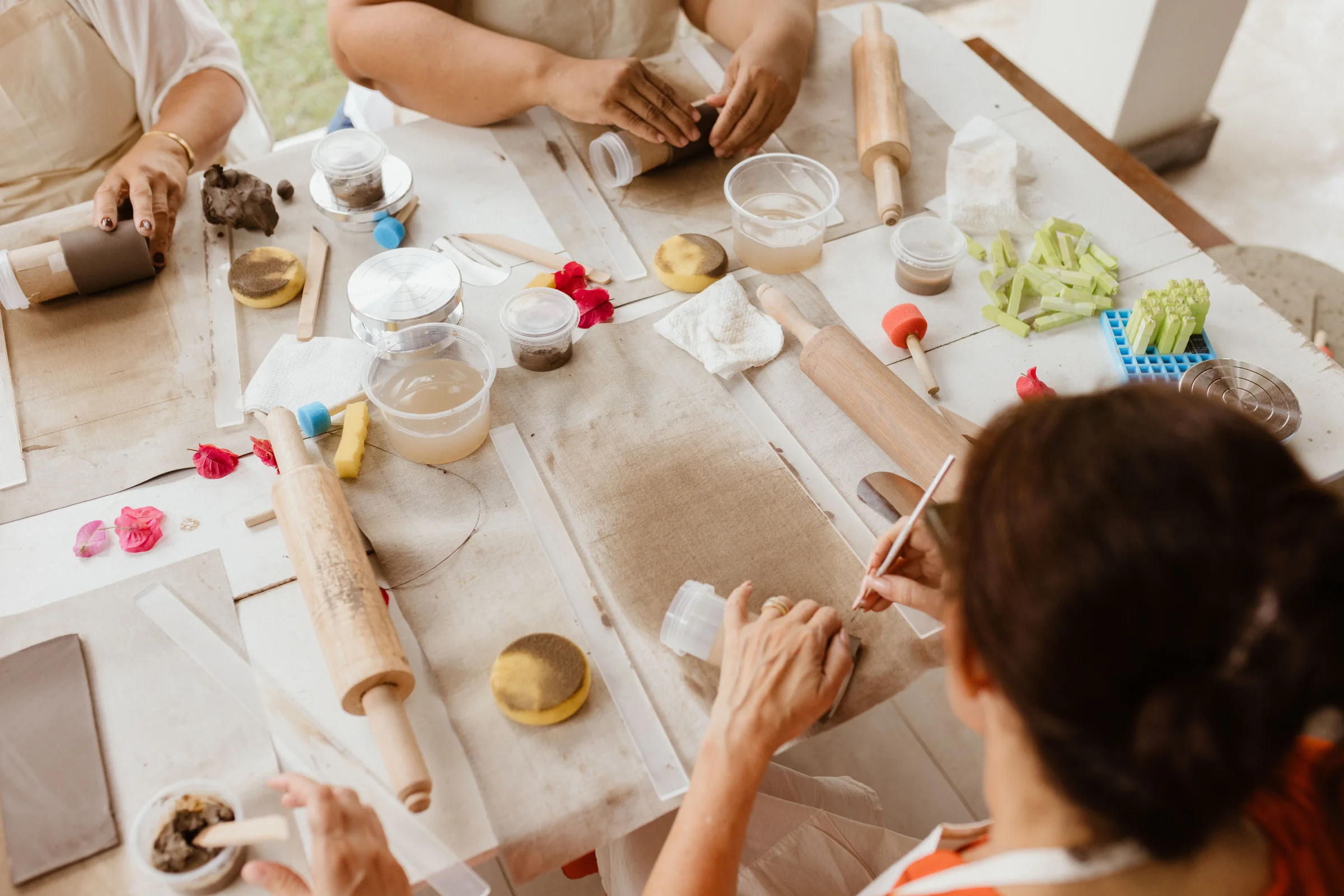 Creatief ontwerp aan tafel